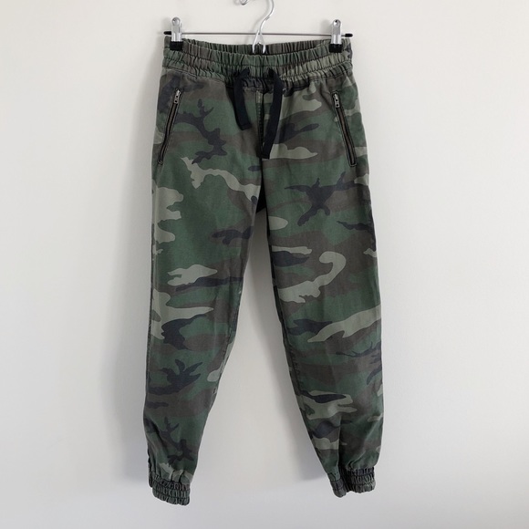 Aritzia Pants - Aritzia TNA Alix Camo Green Zip Jogger Pants XS